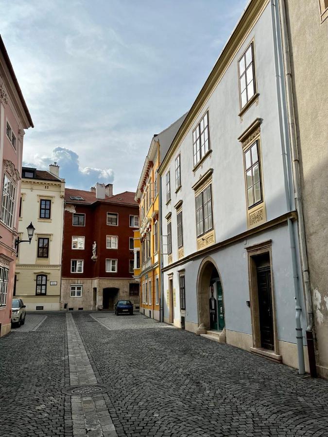 Varga Apartman Sopron Exterior foto